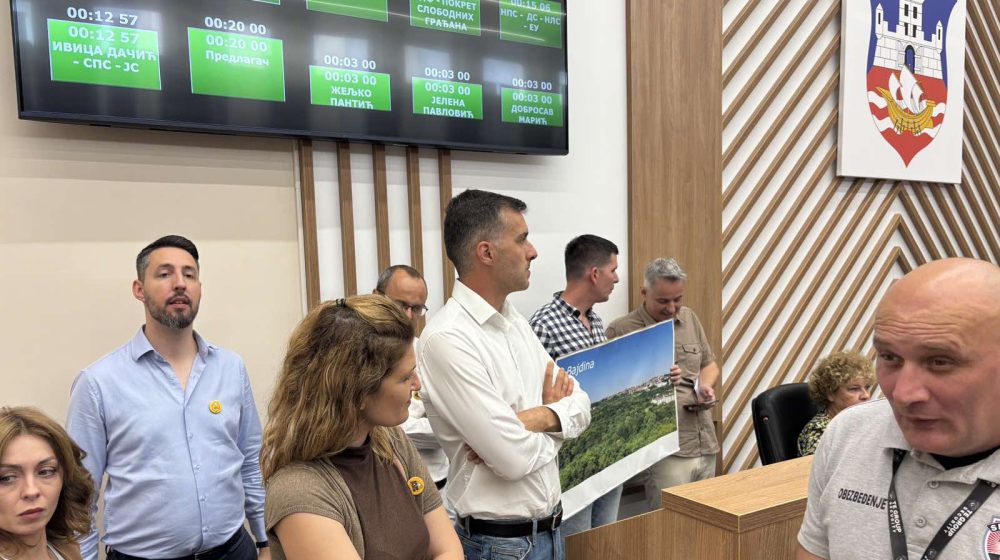 Odbornici vladajuće koalicije u Skupštini Beograda, posle pauze odbili sve predloge opozicije 7