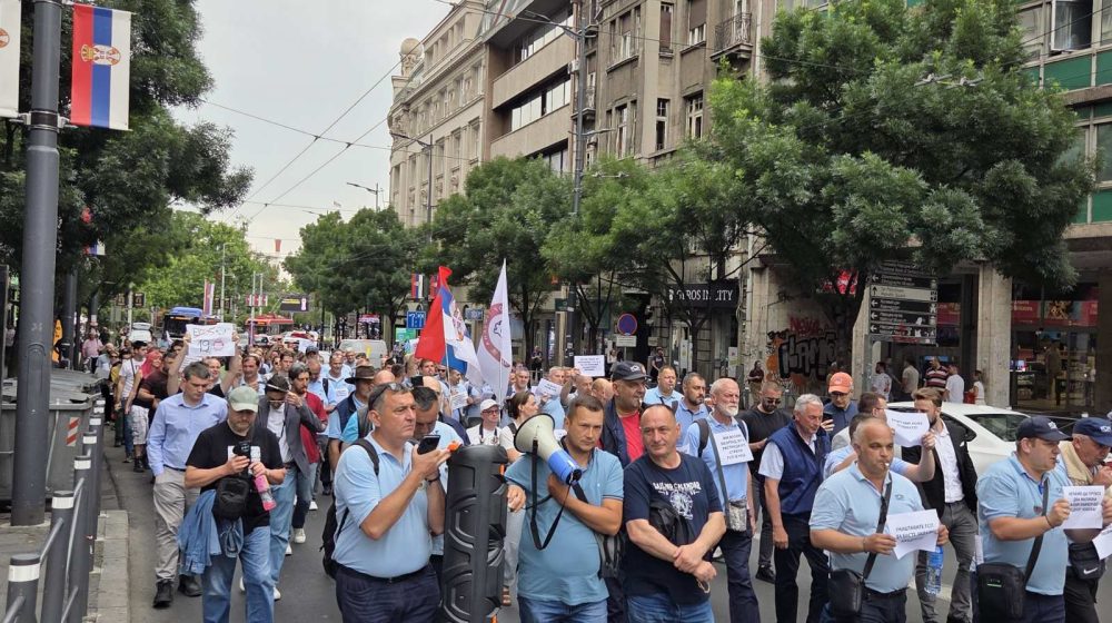 Iz GSP-a dva poklona Šapiću za rođendan: Četiri zahteva i torta u obliku trolejbusa 1