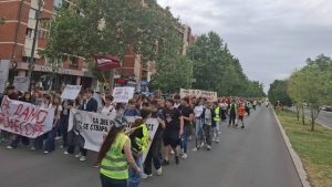 Protestna šetnja učenika, roditelja i nastavnika Jovine gimnazije u Novom Sadu