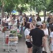 "(Po)vezivanje generacija": Novosađani prikupljali pomoć za studente i njihove medije 9