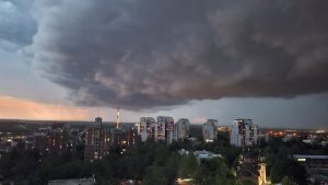 Požari na njivama u Bačkoj, delovi Zemuna bez struje: Nevreme zahvatilo Vojvodinu i Beograd, tokom noći pod olujom ostatak Srbije 4