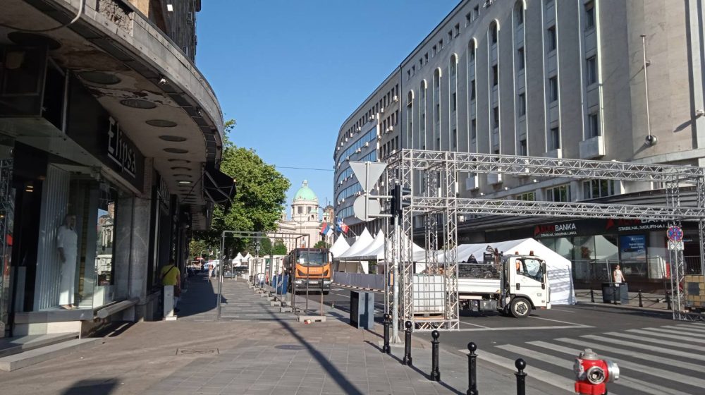 U toku pripreme za miting SNS u centru Beograda, gužve u saobraćaju u okolnim ulicama (FOTO) 1