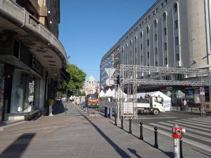 U toku pripreme za miting SNS u centru Beograda, gužve u saobraćaju u okolnim ulicama (FOTO) 6