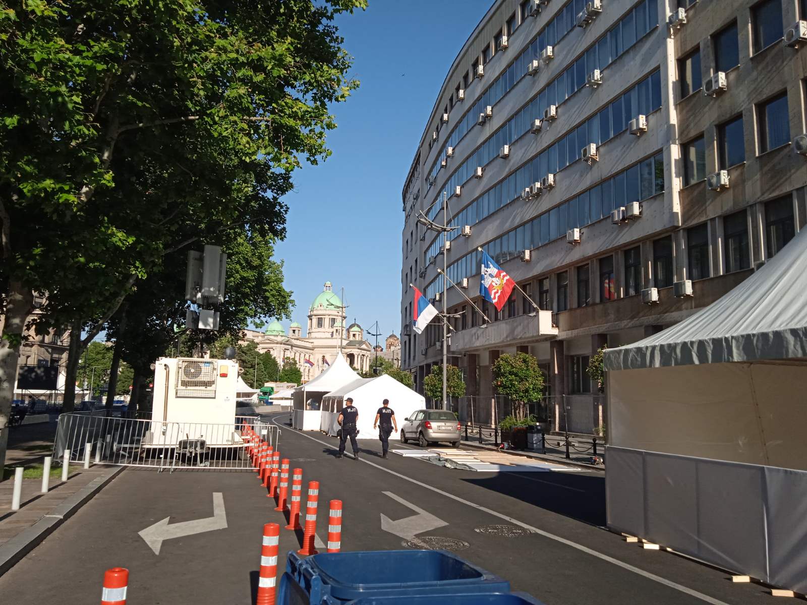 U toku pripreme za miting SNS u centru Beograda, gužve u saobraćaju u okolnim ulicama (FOTO) 3