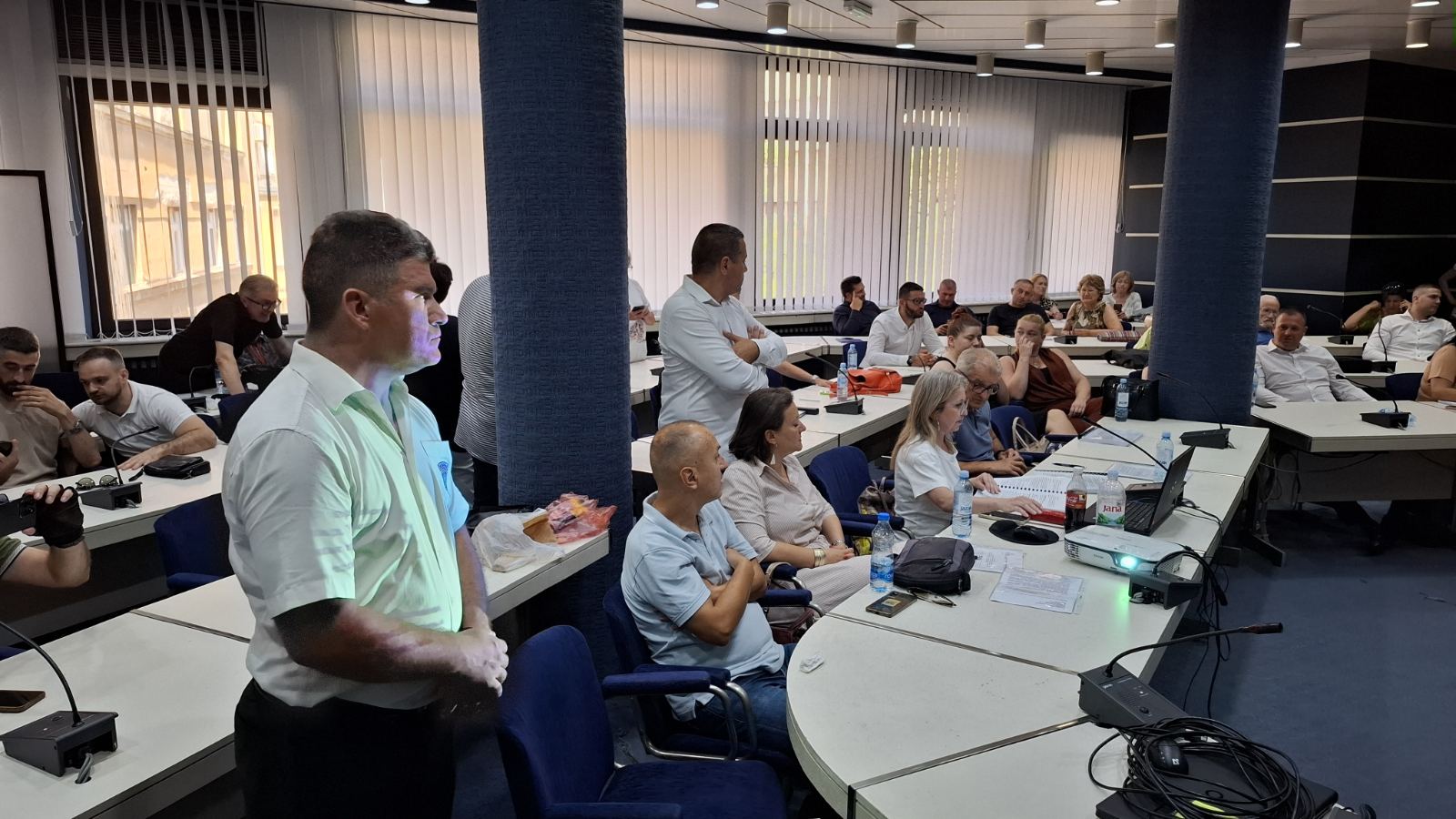 Komisija za planove odbila prigovore na izgradnju "Novog Sada na vodi": Građani i aktivisti pravili buku pa napustili salu 3