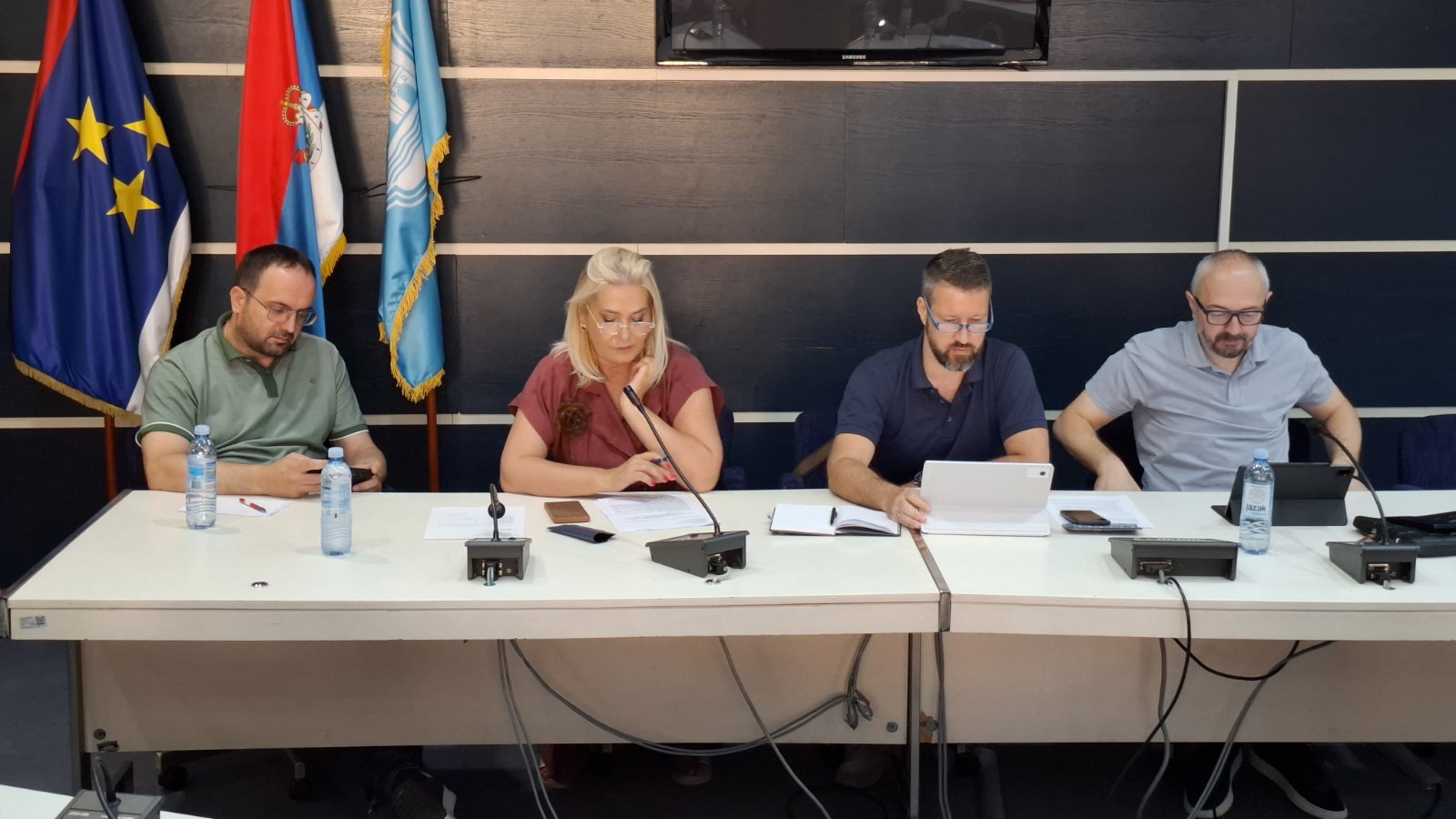 Komisija za planove odbila prigovore na izgradnju "Novog Sada na vodi": Građani i aktivisti pravili buku pa napustili salu 2