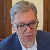 Vučić uputio video poruku držeći SNS "glasački listić": Dragi narode, nervoza je velika 4
