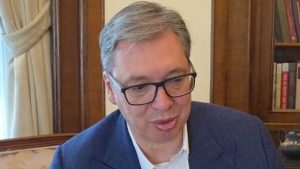 Vučić uputio video poruku držeći SNS "glasački listić": Dragi narode, nervoza je velika 11