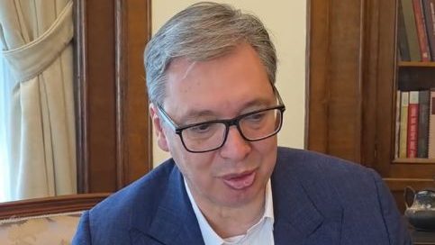 Vučić uputio video poruku držeći SNS "glasački listić": Dragi narode, nervoza je velika 7