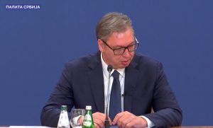 Vučić objavio novi paket mera: Najavljeno povećanje plata i penzija, jednokratna pomoć i novi vaučeri za odmor 2