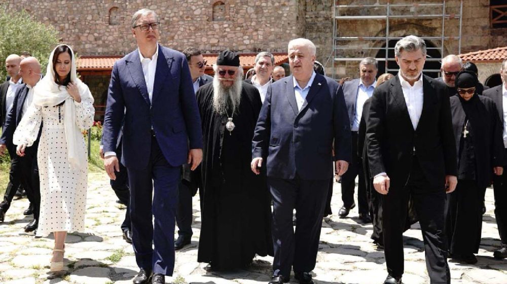 Vučićeva kameleonska politika: Koliko je Srbija daleko od "gruzijskog scenarija"? 4