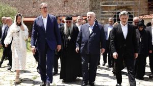Vučićeva kameleonska politika: Koliko je Srbija daleko od "gruzijskog scenarija"? 1