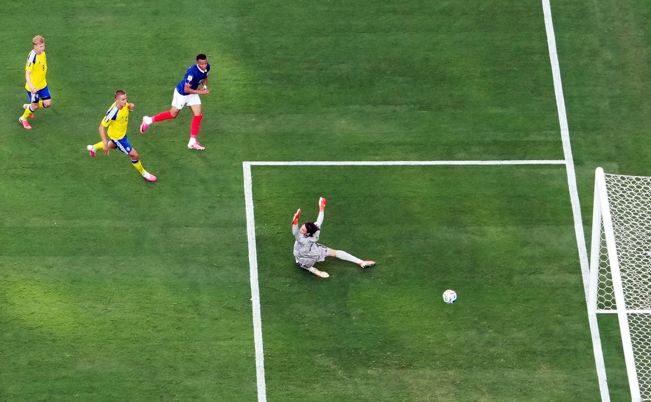 Ko će biti najbolji strelac Mundijala: U vrhu Mbape i Mesi, prati ih engleski tandem 3 mbape daje gol protiv švedske
