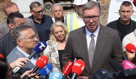 Šta to, prema rečima Vučića, Zapadna Srbija "ne može da skupi ni za stotinu godina": Predsednik Srbije u kampanji 4