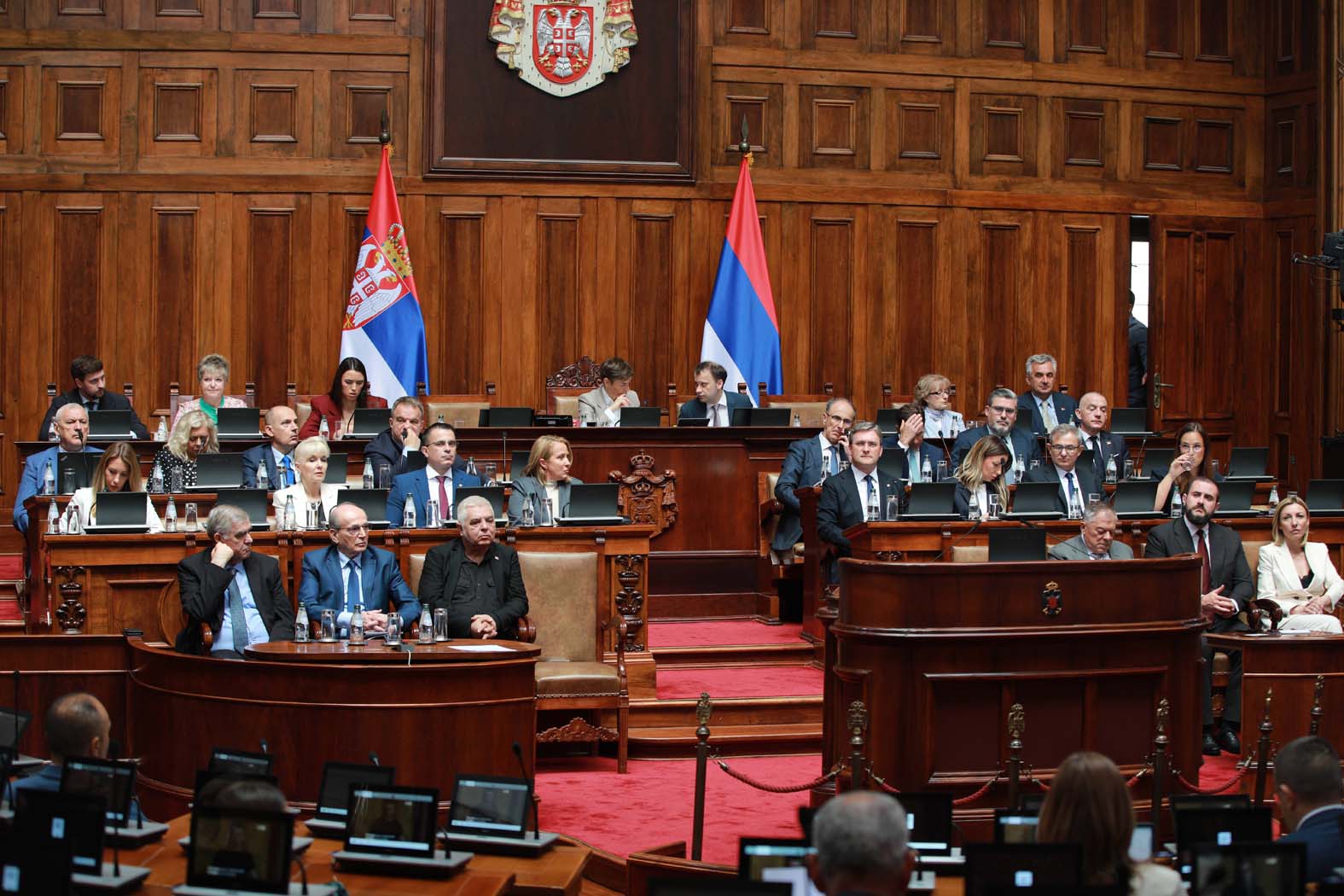 Polemika u Skupštini: Čiji je Vučić predsednik? 2