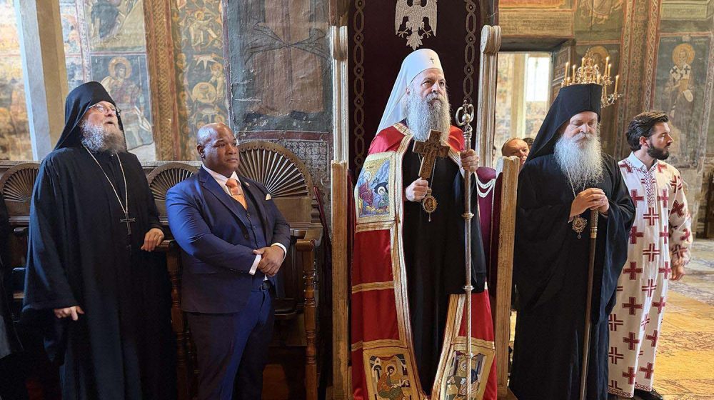 Ko je pastor Mark Berns koji je sa patrijarhom Porfirijem otputovao na Kosovo? 9