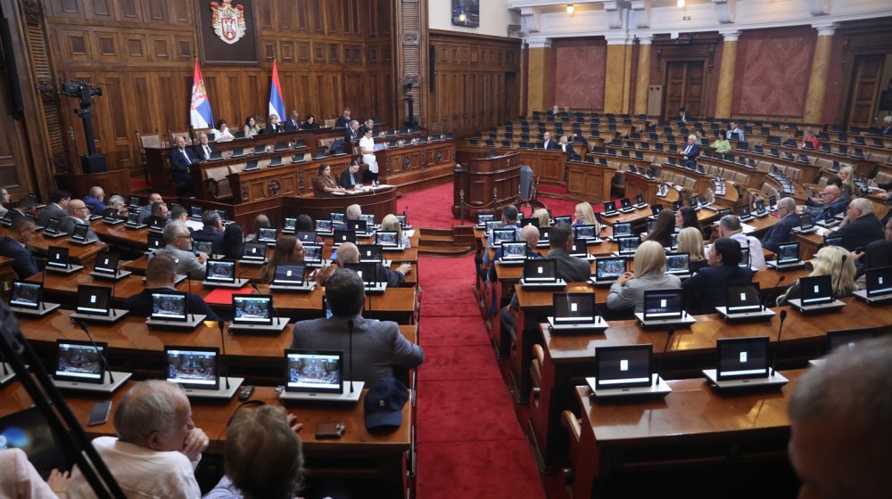Koliko novca je dovoljno za izbornu kampanju, prema narodnim poslanicima? 11