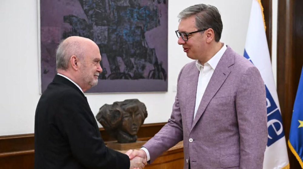 Vučić s generalnim sekretarom OEBS-a Feridunom Sinirliogluom 9