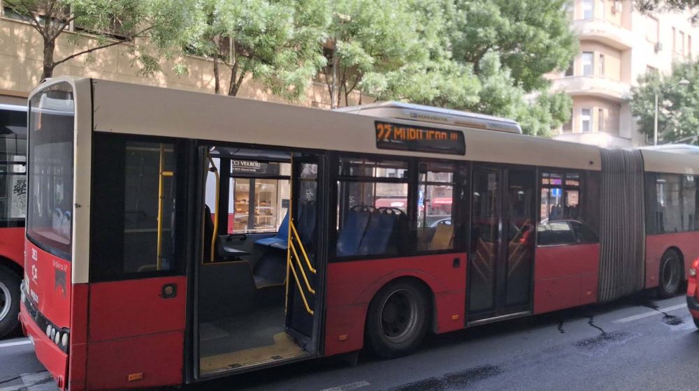 Beograd: Sa mosta Gazela uklonjen autobus koji je goreo, saobraćaj normalozovan 5