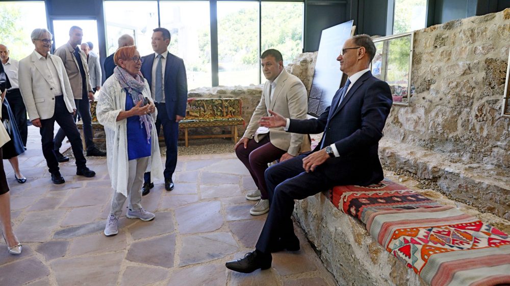 Premijer Macut posetio Golubac i Donji Milanovac, potpisan ugovor za paviljon Srpska kuća 5