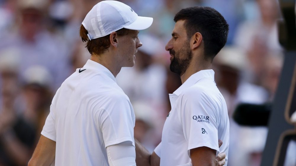 Novak Đoković i Janik Siner, Foto: EPA/TOLGA AKMEN EDITORIAL USE ONLY