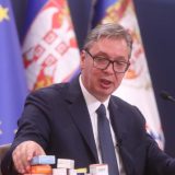 Švajcarski dnevnik: Vučić obećava građanima milione evra da bi nastavio da vlada poput njegovog uzora Putina 6