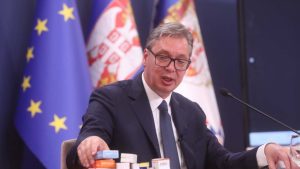 Švajcarski dnevnik: Vučić obećava građanima milione evra da bi nastavio da vlada poput njegovog uzora Putina 17 Švajcarski dnevnik: Vučić obećava građanima milione evra da bi nastavio da vlada poput njegovog uzora Putina 12