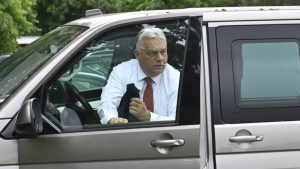 "Fides pokazuje znake raspadanja, a njegovi vodeći političari beže sa broda": Mađarski list o stranci Viktora Orbana 9 "Fides pokazuje znake raspadanja, a njegovi vodeći političari beže sa broda": Mađarski list o stranci Viktora Orbana 7