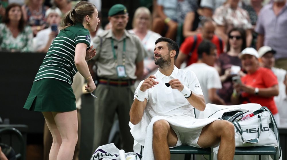 (VIDEO) "Postoji razlog što ga zovu Džoker": Novak Đoković preplašio skupljačicu lopti 6