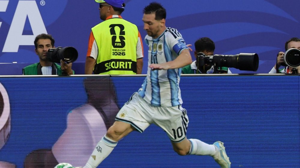 Lionel Mesi, Foto: EPA/CRISTOBAL HERRERA-ULASHKEVICH
