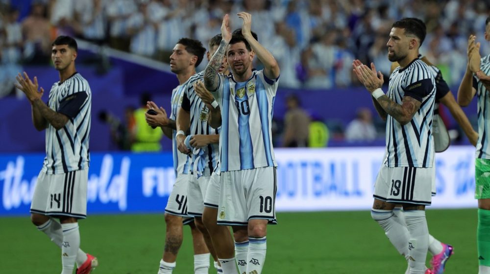 Lionel Mesi, Foto: EPA/CRISTOBAL HERRERA-ULASHKEVICH
