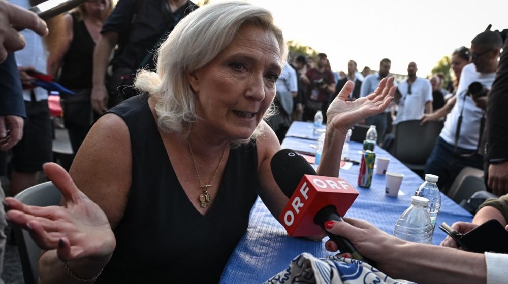 "Nametnuti sliku da je ona zapravo levičarka": Postoji plan za obaranje Marin Le Pen 4
