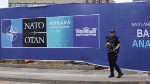 U Turskoj privedeno više od 100 anti-NATO demonstranata 2 U Turskoj privedeno više od 100 anti-NATO demonstranata 1