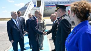 Zašto je ova evropska država poslala dve suprotstavljene delegacije na samit NATO-a? 2 Zašto je ova evropska država poslala dve suprotstavljene delegacije na samit NATO-a? 2