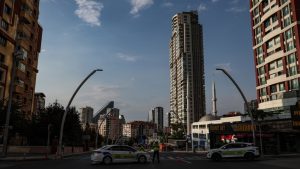 Istraga o mitu i nameštanju tendera u Turskoj: Tužilac naložio privođenje 36 osoba 19 Istraga o mitu i nameštanju tendera u Turskoj: Tužilac naložio privođenje 36 osoba 14