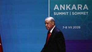 Erdoganov luksuzni poklon: Šta će lideri država NATO uraditi sa pištoljem? (VIDEO, FOTO) 6