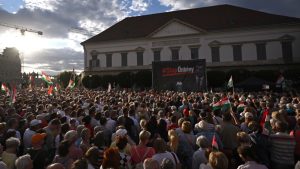 „Nećemo dozvoliti diktaturu Petera Mađara“: Kako je bilo na protestu Orbanovih pristalica protiv smene predsednika Tamaša Suljoka?