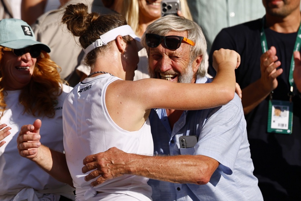 Ko je Linda Noskova, nova šampionka Vimbldona: Devojka sa sela koja je sreću pronašla u Zanzibaru 3 Ko je Linda Noskova, nova šampionka Vimbldona: Devojka sa sela koja je sreću pronašla u Zanzibaru 1