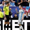 Lionel Mesi i sudija Žoao Pedro Silva Pinjeiro