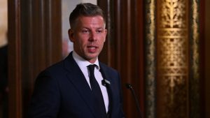 Peter Mađar o jučerašnjem incidentu: Ne treba mi pancir, obezbeđenje ni blindirano vozilo
