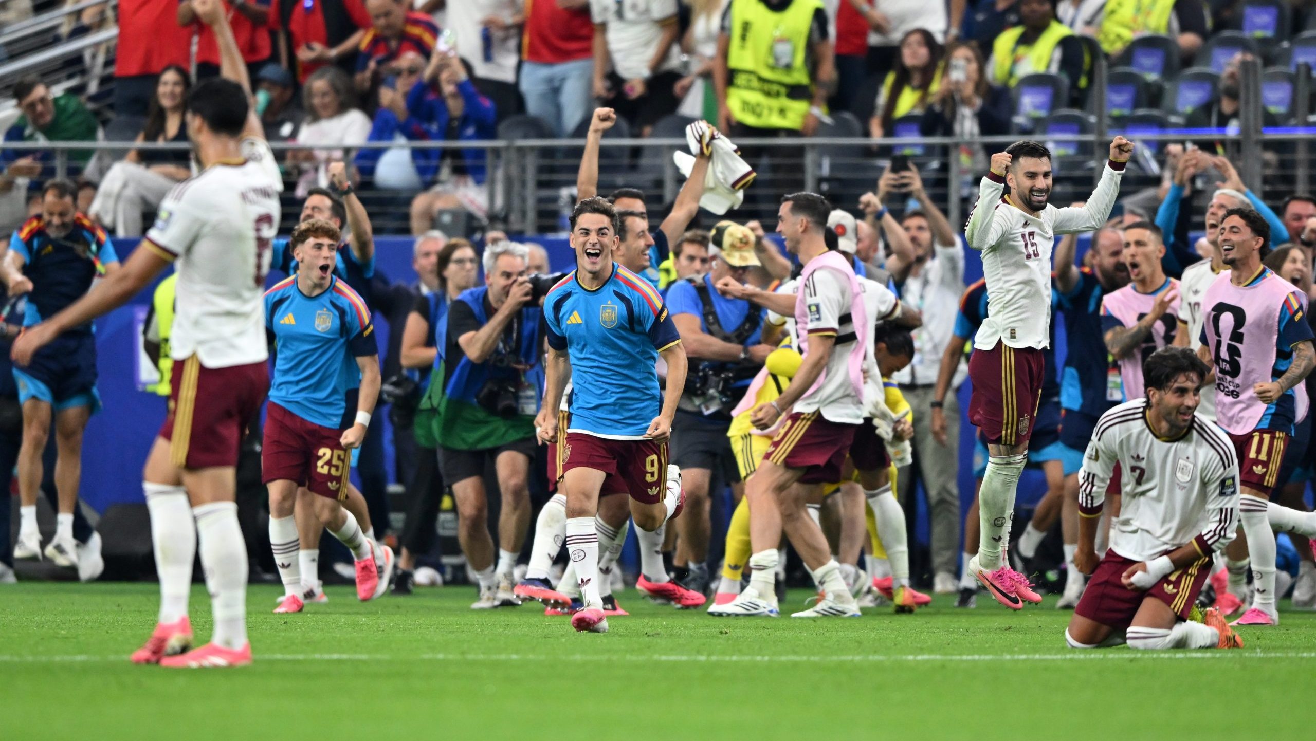 Iskustvo protiv mladosti, legenda protiv nove zvezde, a samo jedan trofej: Argentina brani krunu, Španija sanja povratak na svetski vrh 4 Iskustvo protiv mladosti, legenda protiv nove zvezde, a samo jedan trofej: Argentina brani krunu, Španija sanja povratak na svetski vrh 3