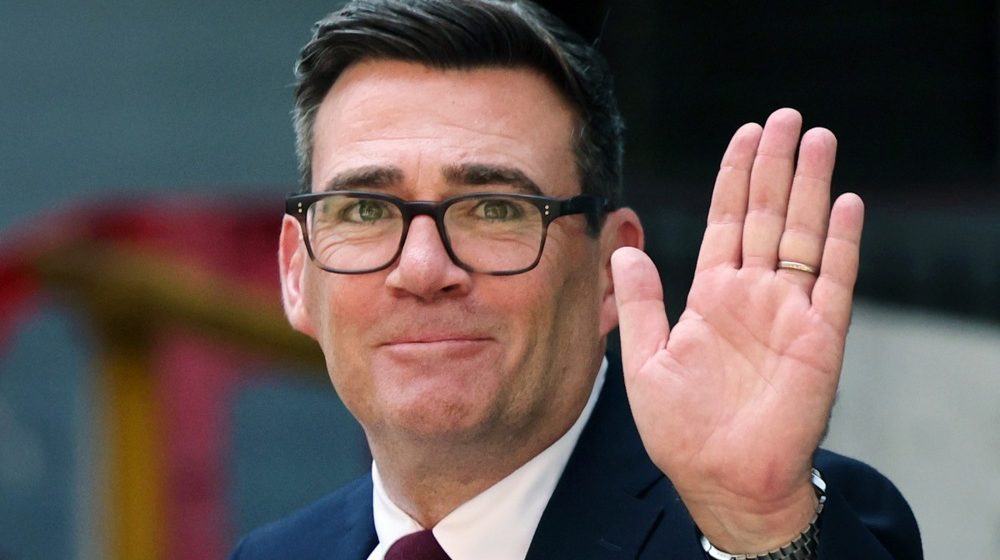 Endi Bernam je i zvanično novi premijer Velike Britanije 9