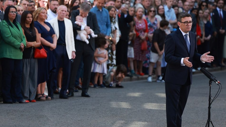Endi Bernam i zvanično novi premijer Britanije, obećao "preokret" (VIDEO) 2 Endi Bernam i zvanično novi premijer Britanije, obećao "preokret" (VIDEO) 2