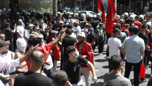 Sukobi demonstranata i policije u Tirani na protestu zbog Kušnerovog projekta 21 protest u Tirani