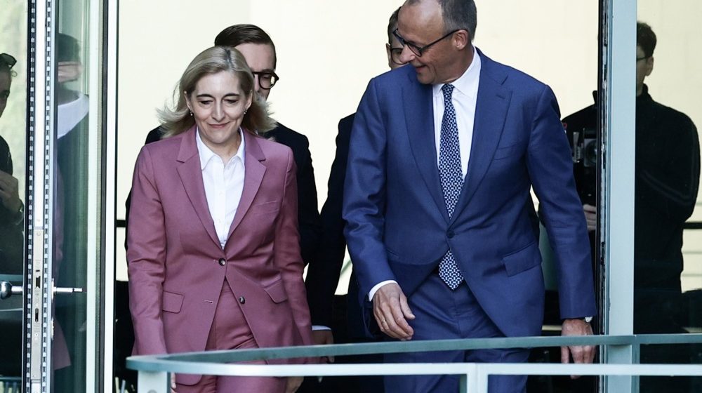 Merc rekonstruiše vladu Nemačke: Za šeficu kabineta postavio Nina Varken, prvu ženu na toj poziciji 8