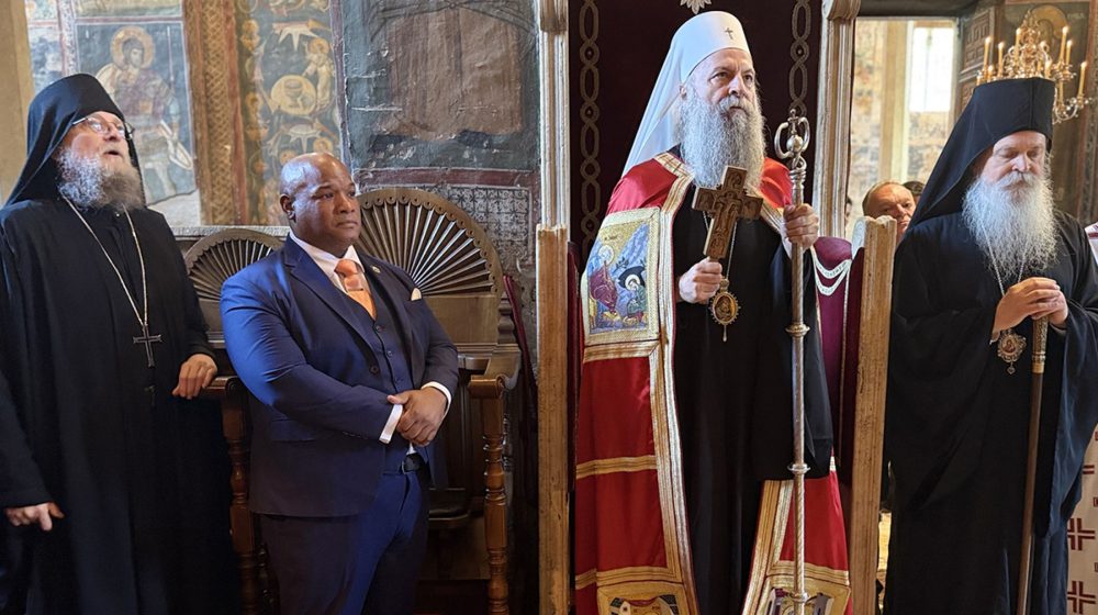 Patrijarh Porfirije i pastor Berns stigli u manastir Visoki Dečani 10