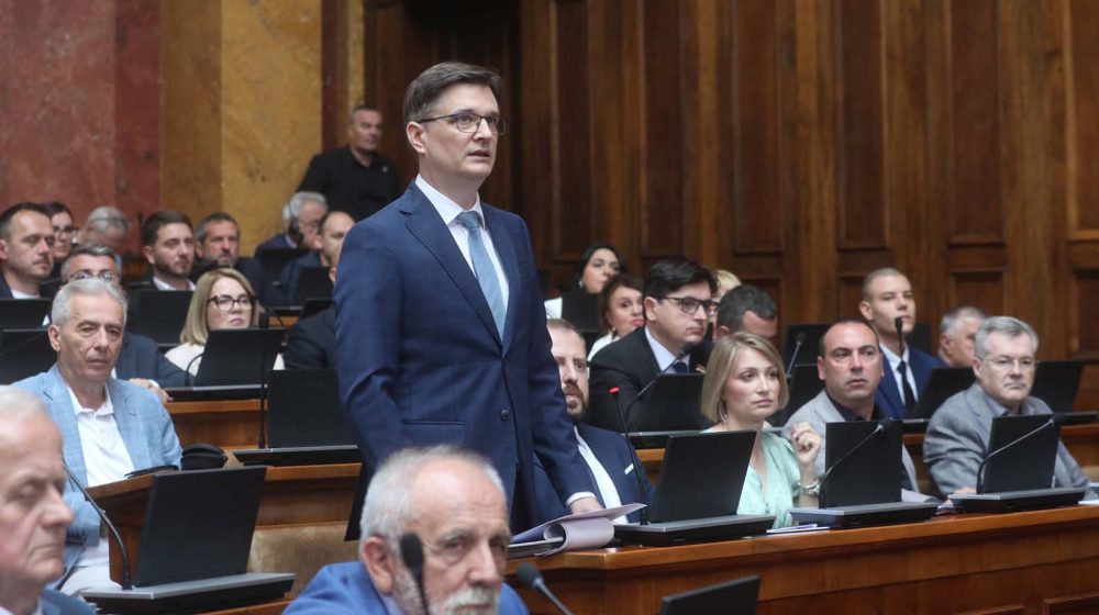 Kako su poslanici danas raspravljali o oružju? 7