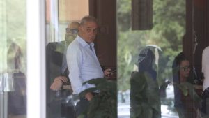 Zdravko Ponoš po izlasku sa informativnog razgovora: UKP je terenska ispostava Informera 13 Zdravko Ponoš po izlasku sa informativnog razgovora: UKP je terenska ispostava Informera 11