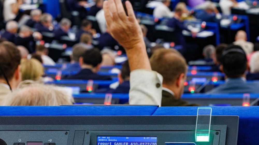 Prve strane i domaće reakcije na usvajanje rezolucije o Srbiji u EP 11