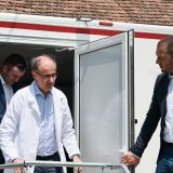Pregledi dojki u SNS prostorijama, stranački spot iz operacione sale: Koliko se zdravstvo koristi u političke svrhe? 8